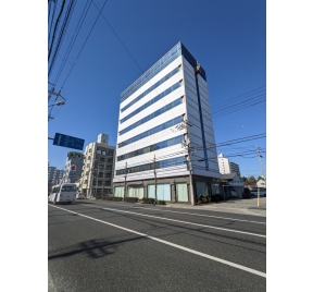 【神子岡エイト】