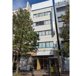 ペシュ駅前Ⅲビル